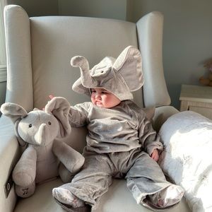 Pottery Barn: Elephant Onsie. Size 12-24M.
